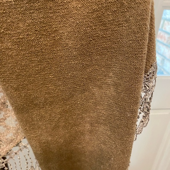 D&B Scarf with Lace Trim and Fringe - Picture 4 of 10